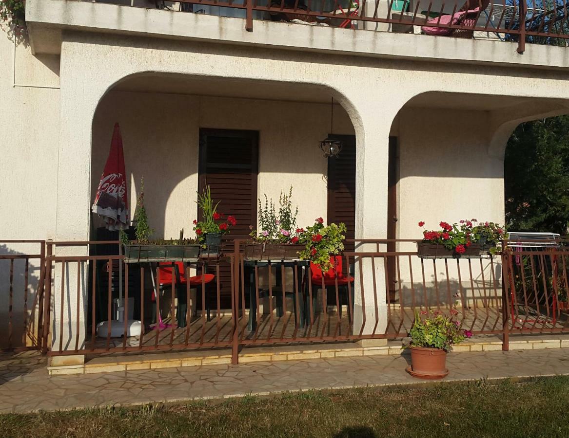 Ljubica Apartamento Žbandaj Exterior foto